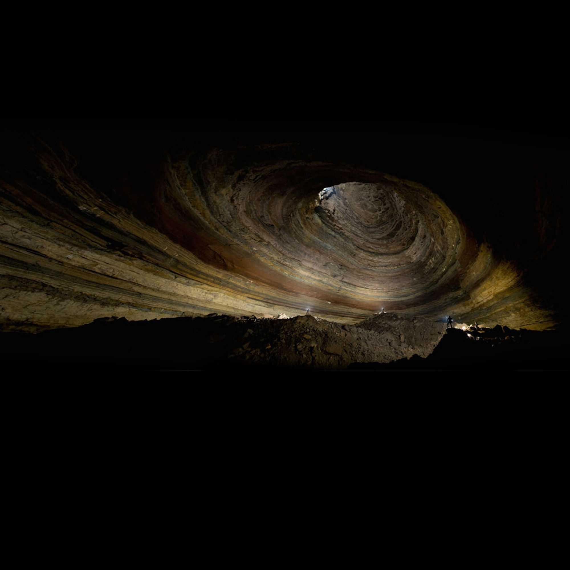 THE WORLD'S DEEPEST CAVE DIVE Connoisseur's